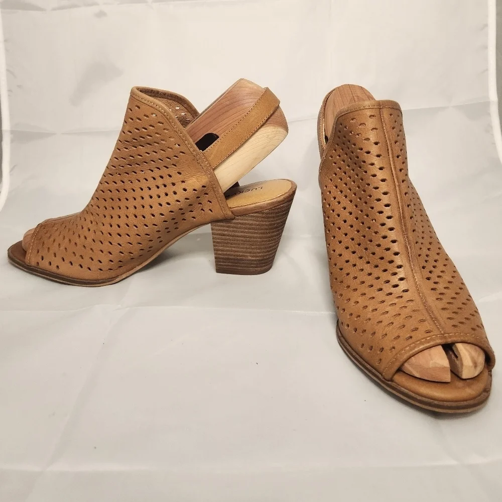 Lucky Brand Women’s 10 Hatoraa Slingback Peep Toe Sandal Heel - Picture 2 of 16